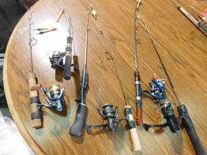 lot 219 image: 6 ice fishing rods w5 reels