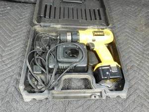 lot 235 image: 14.4v Dewalt cordless drill w charger and battery in case