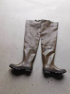 lot 405 image: waders