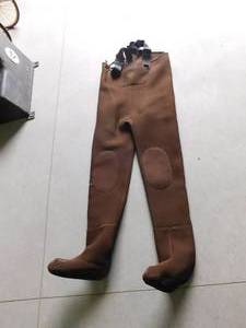 lot 406 image: Calcutta neoprene waders 