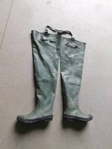 lot 407 image: Remington waders