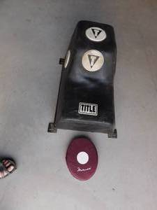 lot 419 image: Wall mount Menace training bag and hand pad
