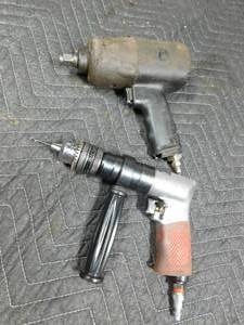 lot 426 image: 2 impact drills