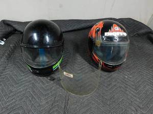 lot 433 image: 2 Helmets and a Nolan Helmet