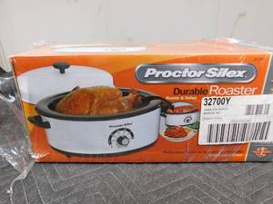 lot 437 image: New Proctor Silex roaster