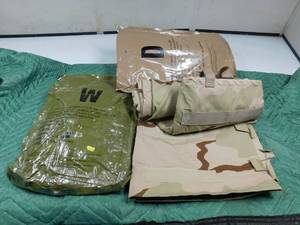 lot 439 image: Military chemical protective wear size med.