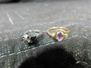 lot 186 image: 14K and 10K rings w stones