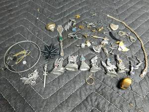 lot 451 image: bag of jewelry