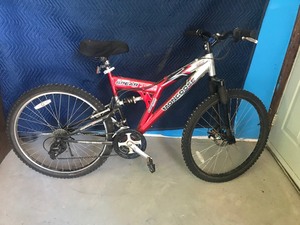 lot 418 image: Mongoose 21 speed bike