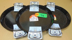 lot 91 image: 3 Pack Enamelled Steel Paella Pan 40cm 8412595202400