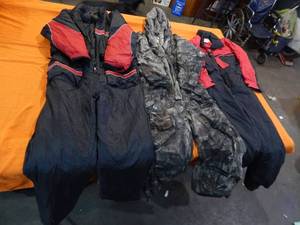 lot 55 image: 3-Snow Hunting Suits Size L