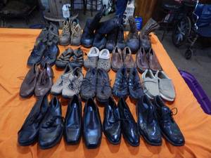 lot 57 image: 18-Pair Mens ShoesBoots Size 10-12
