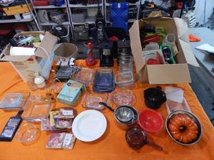 lot 60 image: Large Lot Of Kitchen Ware, Pyrex, Nordic, More