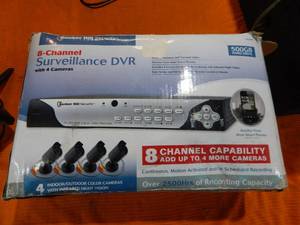 lot 64 image: 8-Channel Surveillance DVR With 4-Cameras-New In Box