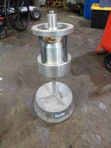 lot 2 image: Portable Wheel Balancer