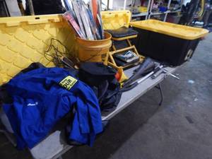 lot 39 image: Wiper, Creeper, Automotive Related With tote & Lid