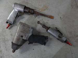 lot 84 image: Pneumatic Tools 12 Impact, Air Hammer, Die Grinder