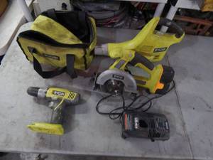lot 89 image: DeWalt 18 Volt Circular Saw With Battery And Charger, Makita 12 Volt Drill With Battery & Charger