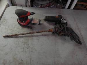 lot 92 image: Skil Orbital Sander, Drill, Angle Grinder