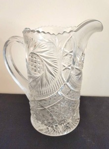 lot 41 image: Vintage McKee Glass Sunburst Pattern Pitcher and Juice Glass Set