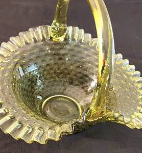 lot 43 image: Vintage Fenton Green Hobnail basket