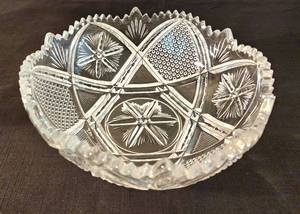 lot 46 image: Group of Lovely Vintage Glassware Serving Pieces