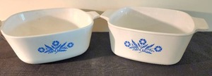 lot 52 image: Vintage Blue Cornflower Pattern Corningware Set