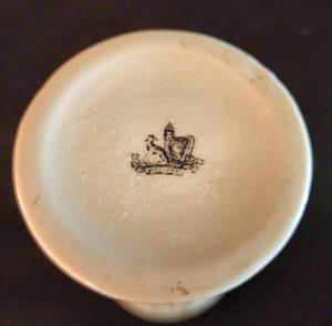 lot 66 image: Unique Vintage Belleek Spill Vase with Black Hallmark