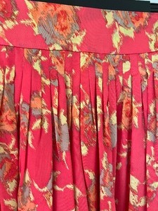 lot 146 image: Gorgeous Floral St. John Skirt