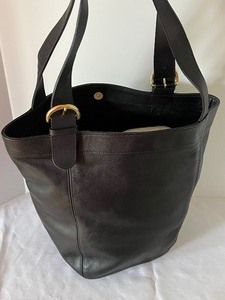 lot 149 image: Large Black Coach Leather Tote Style Handbag