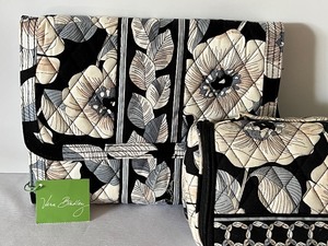 lot 134 image: New Vera Bradley Camellia Jewelry Folio and Make Up Bag