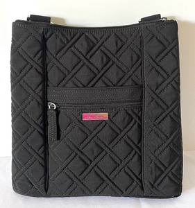 lot 133 image: Vera Bradley Black Handbag