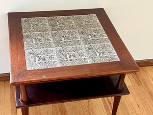lot 11 image: Vintage Tiled Top Decorative Accent Table