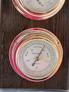 lot 117 image: Decorative Faux Wood Wall Barometer