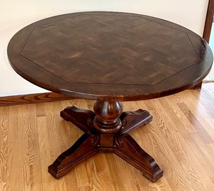 lot 106 image: Vintage Adjustable Round Pedestal Table