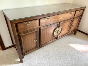 lot 6 image: Vintage Century Furniture Chin Hua Collection Credenza