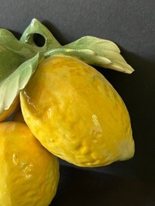 lot 98 image: Vintage Capodimonte Lemon Cluster Wall Hanging
