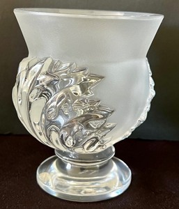 lot 23 image: Lalique Crystal St. Cloud Acanthus Leaf Vase