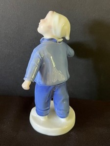 lot 90A image: Bing and Grndahl No. 2252 Figurine