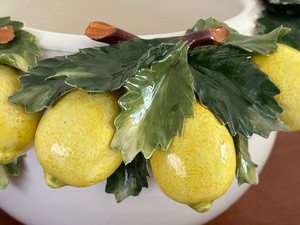 lot 35 image: Vintage Elier Italian Capidomte Centerpiece