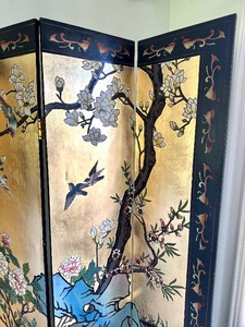 lot 1 image: Vintage Gorgeous Chinoiserie Asian Four Panel Room Divider Screen - Chinese Coromandel Screen