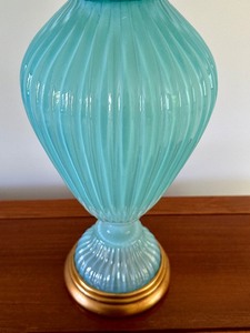lot 10 image: Beautiful Vintage Light Aqua Art Glass Style Table Lamp