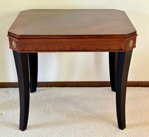 lot 37 image: Very Nice Vintage Accent  End Table
