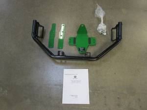 lot 818 image: John Deere Zero-Turn Mower Attachment BarHitch (OPEN BOX)