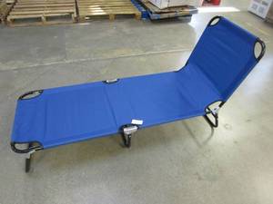 lot 821 image: Outsunny 3-Position Metal Adjustable Backrest Outdoor Chaise Chair Lounger in Blue with Light Frame Great for Pool or Sun Bathing (OPEN BOX)