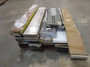 lot 914 image: Wholesale Pallet of Misc. Flooring - SOLD AS IS