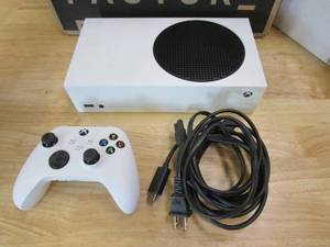 Microsoft Xbox Series S With Wireless Controller In White - RefurbishedWorks - SOLD AS IS