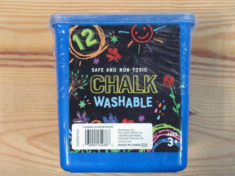 lot 16 image: Lot of 10 Bucket of Chalk (12 pieces)