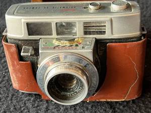 lot 20 image: Kodak Automatic 35 Cameras