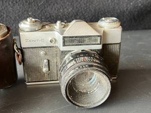 lot 25 image: Vintage Aires & Zenite-E Cameras